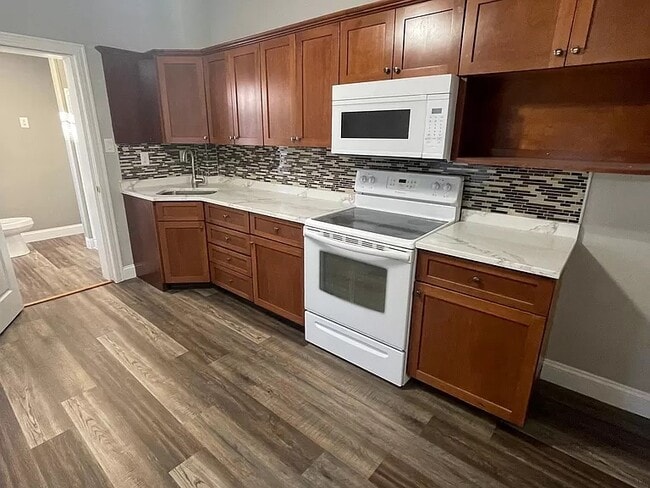 Building Photo - 47 W 17th St