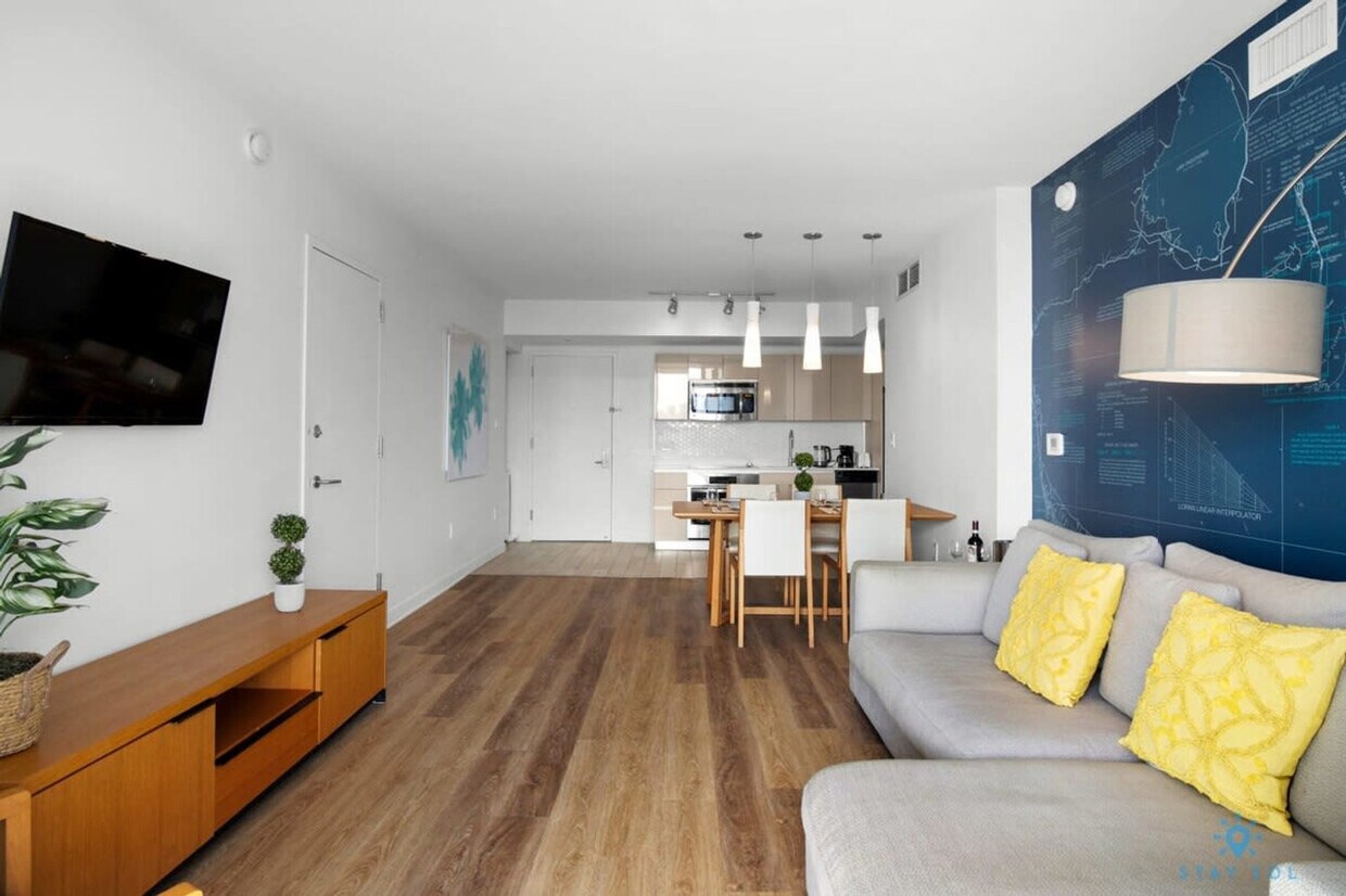 Foto principal - 2602 E Hallandale Beach Blvd