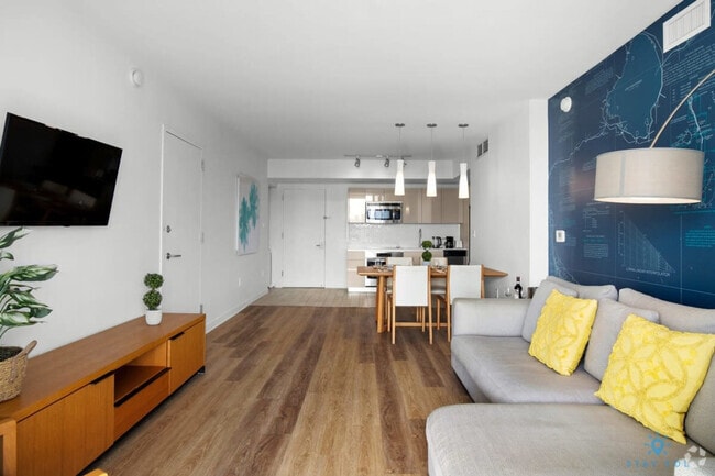 Building Photo - 2602 E Hallandale Beach Blvd