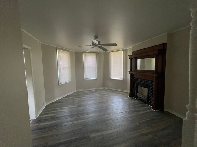 Foto del edificio - AVAILABLE NOW!! 3 BED 1 BATH SINGLE FAMILY...