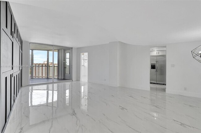Foto del edificio - 100 Golden Isles Dr