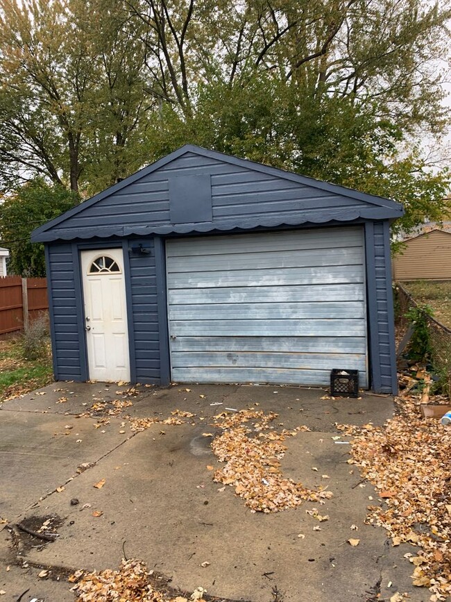 Building Photo - Charming 3 Bedroom w/ Garage in Warren