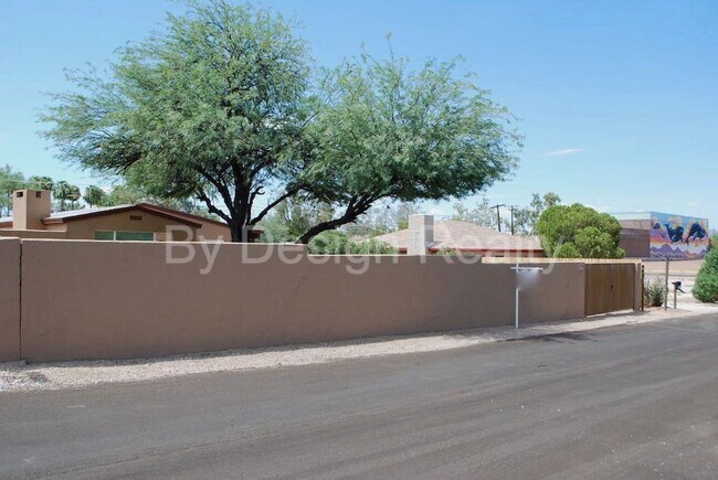 Foto del edificio - Recently Updated - 3 Bed 2 Bath - Large Ga...