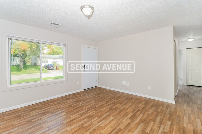 Foto del edificio - 3123 Elkhorn Dr