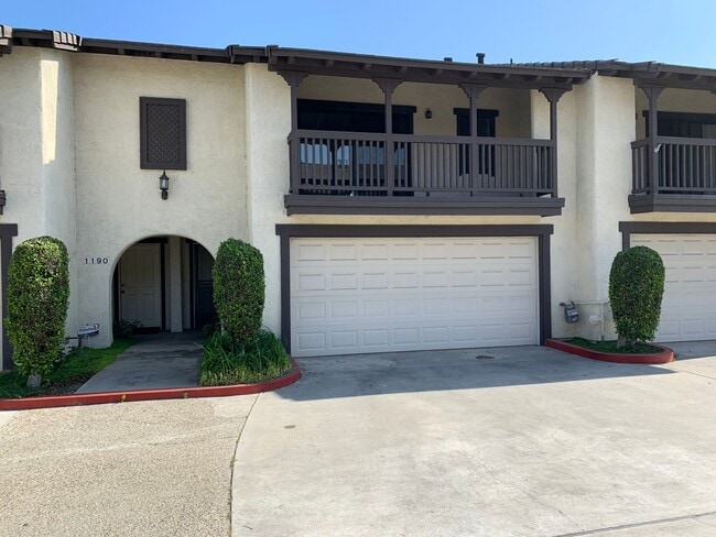 Building Photo - 1189 Strawberry Ln