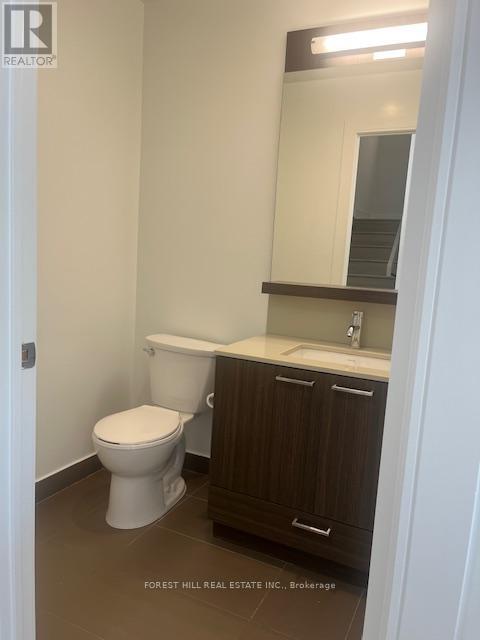 Building Photo - 310 Tweedsmuir Ave