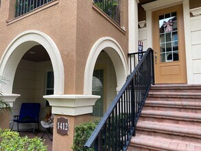 Building Photo - 1412 Lobelia Dr