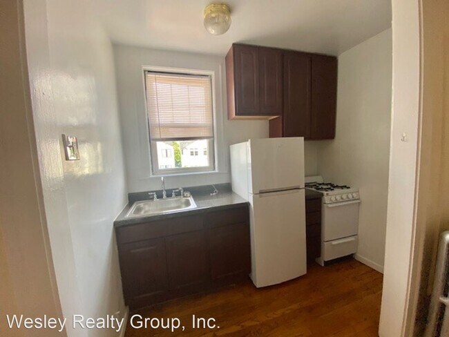 Building Photo - 4424-4432 N Seeley Ave