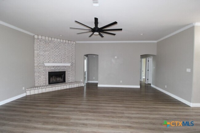 Building Photo - 917 Pheasant Cir