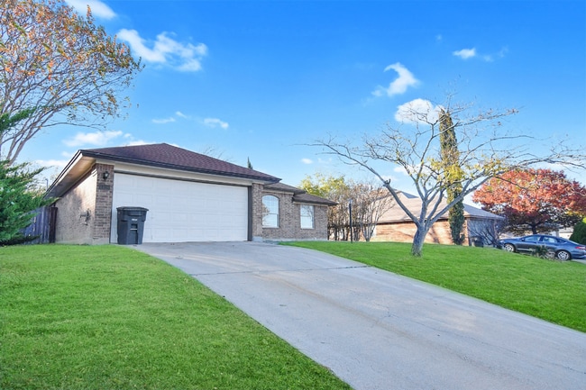 Building Photo - 4408 Shawn Dr