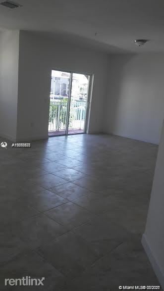 Foto del edificio - 290 NW 109th Ave