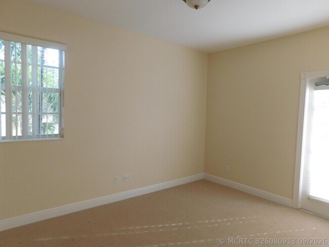 Foto del edificio - 4014 Community Dr