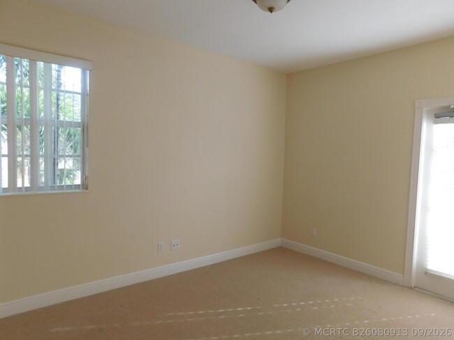Building Photo - 4014 Community Dr