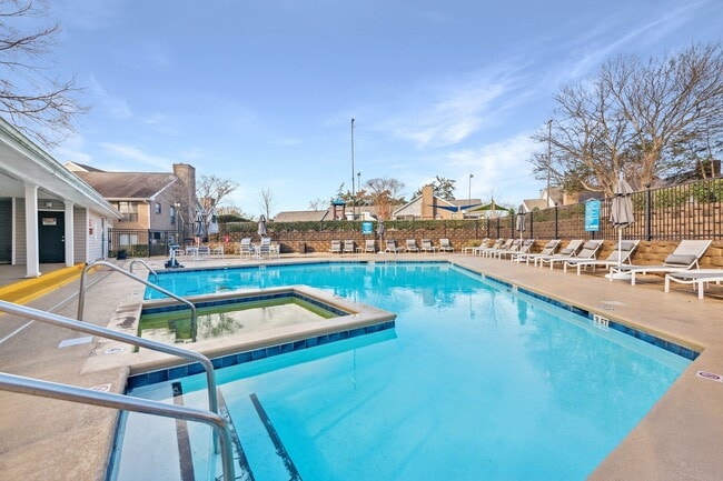 Building Photo - The Brook NC