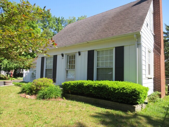 Foto del edificio - 522 E Atherton Rd