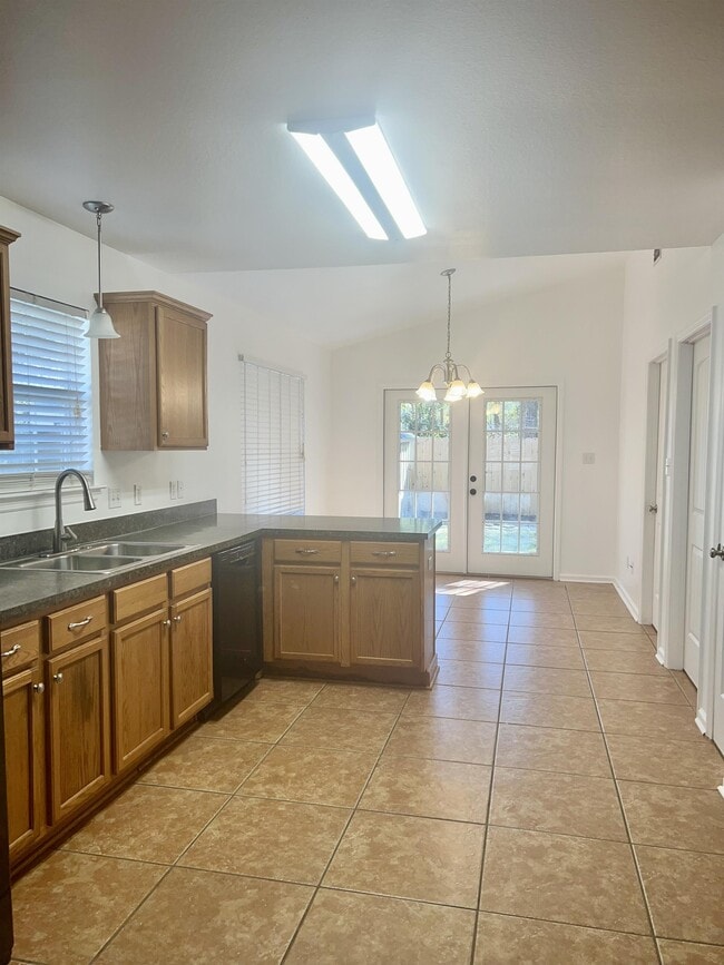 Building Photo - 116 Cloer Ln