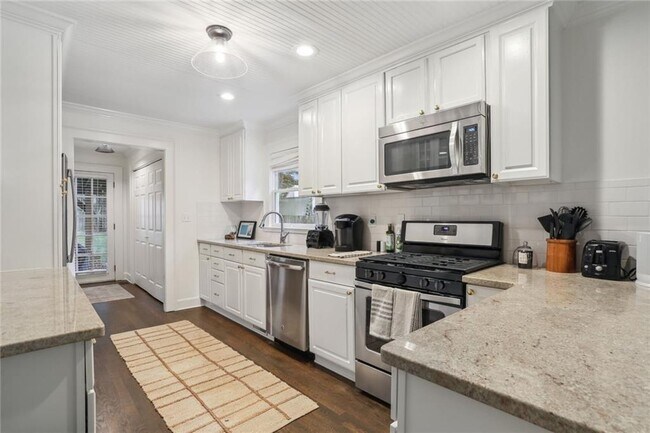Foto del edificio - 451 Trabert Ave NW
