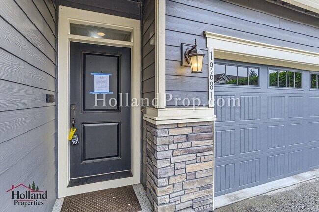 Building Photo - Beautiful 3-Bedroom Home in Desirable Beav...