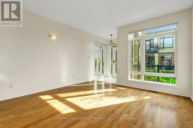 Building Photo - 228 Pembina Private