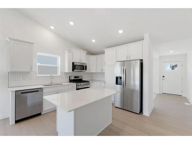 Foto del edificio - 2339 Jandell Ave NE