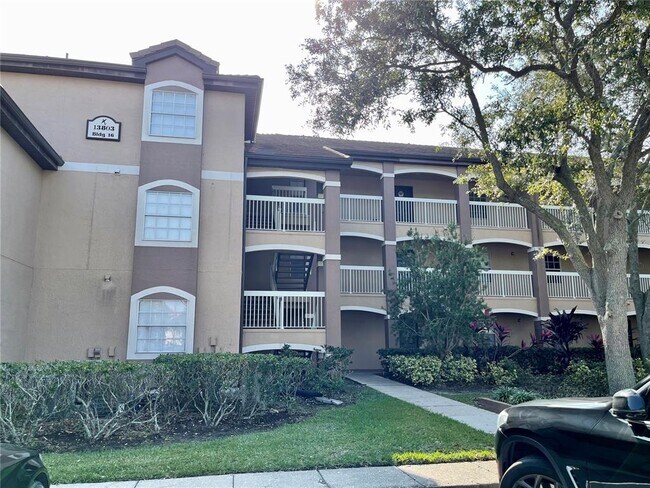 Foto del edificio - 13803 Fairway Island Dr