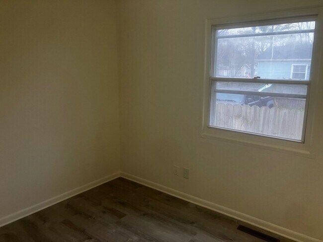 Foto del edificio - Charming 3BR Home with Beautiful Wood Floors