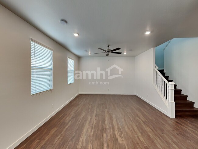 Building Photo - 2124 W Alicia Drive
