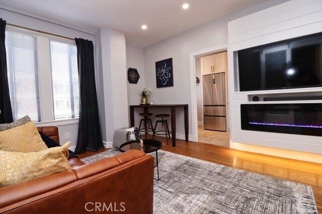 Foto del edificio - 315 W 3rd St