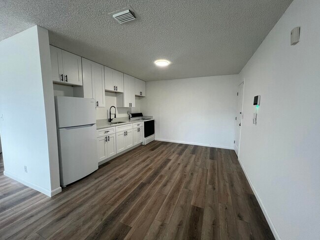 Foto del edificio - 603 Clear Lake Ave