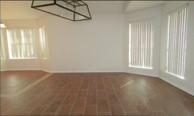 Foto del edificio - 2907 Bachelor Button Blvd