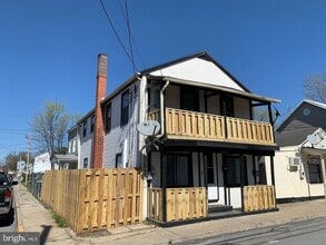 Building Photo - 224 1/2 Kern Street Unit 224 1/2