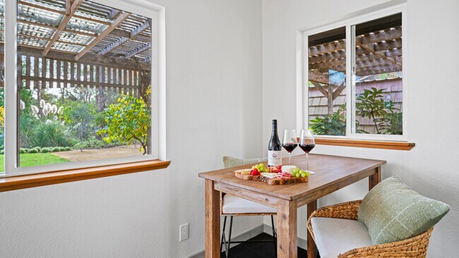 Foto del edificio - 870 Fitchview Lane-SI ID1538705P