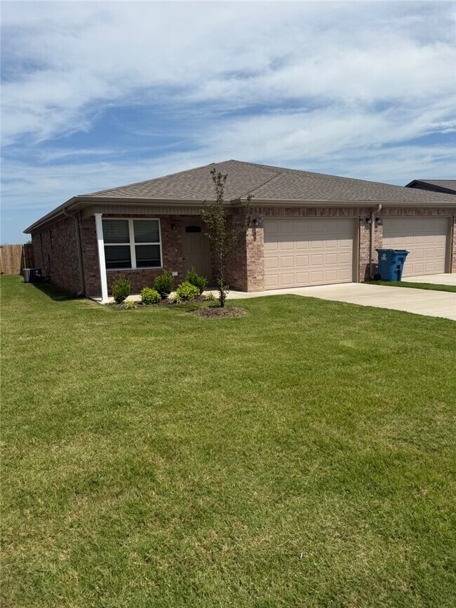 Foto del edificio - 6806 NW Trevy St
