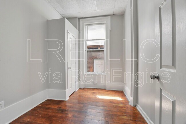 Building Photo - 1814 W Jefferson St