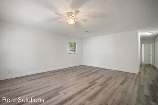 Foto del edificio - 4 br, 2 bath House - 8107 N. 11th St