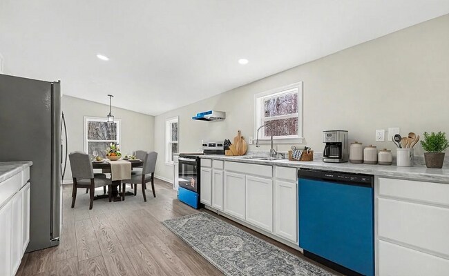 Foto del edificio - 5050 Park Creek Dr