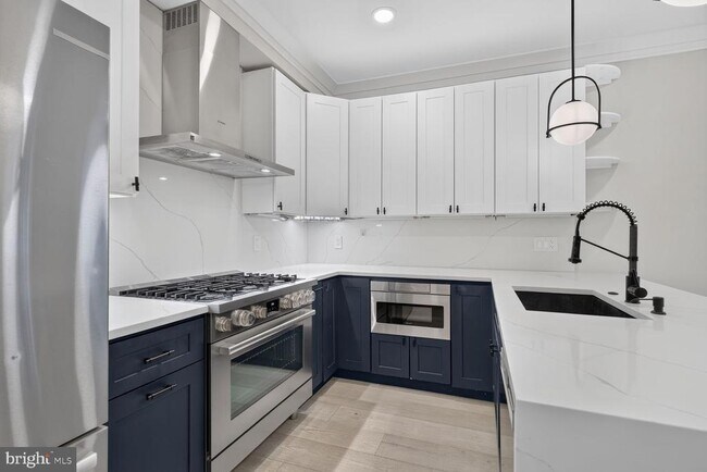 Foto del edificio - 724 Varnum St NW