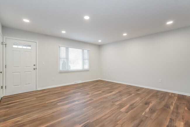 Foto del edificio - 1869 Drew Ave