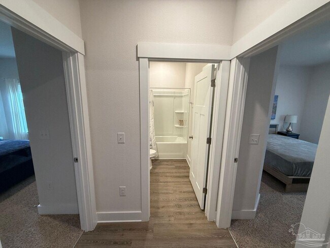 Building Photo - 5978 Forest Bay Ave