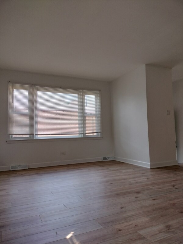 Foto del edificio - 7910 S Muskegon Ave
