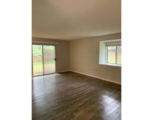 Foto del edificio - 22 Beal's Cove Rd