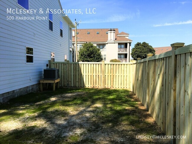 Building Photo - 500 Harbour Point