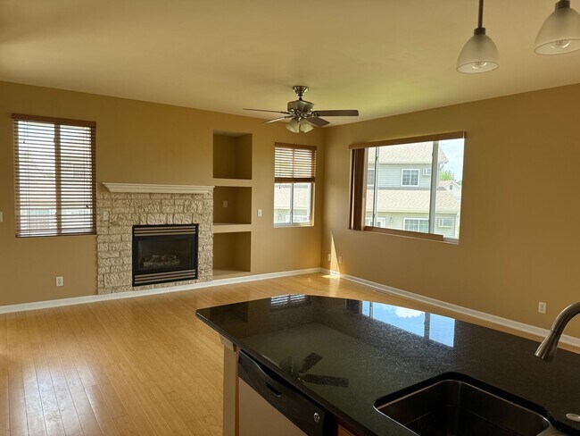Building Photo - 7428 Thomas Dr