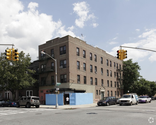 Primary Photo - 1657 8th Ave