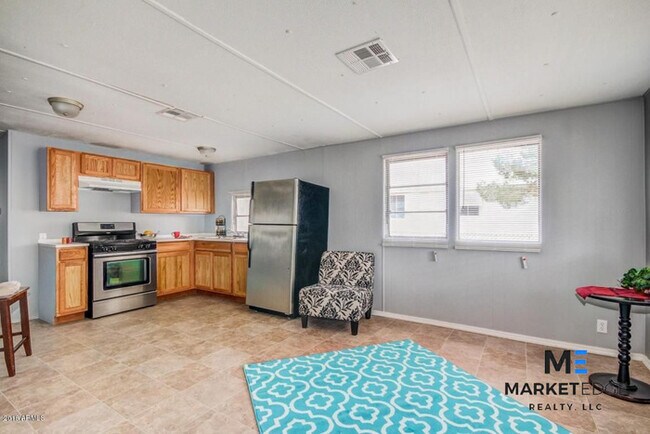 Foto del edificio - 2Bed/1Bath Home at 135th Ave/Glendale! JOI...