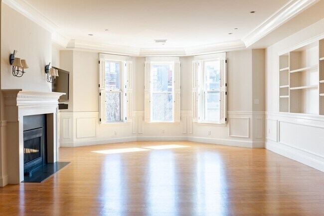 Building Photo - 15 Marlborough St