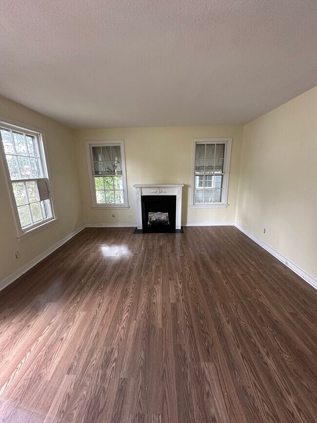 Foto del edificio - Remodeled 4 Bedroom House