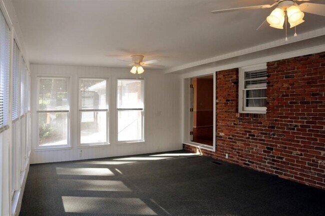 Foto del edificio - 1278 Fairhill Ln NE