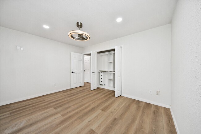 Foto del edificio - 15719 Baytree Dr