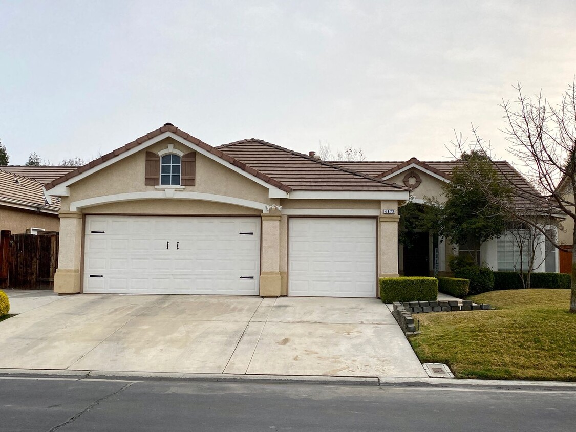 $2,450 Beautiful 3 Bedroom Home In The Qu... - $2,450 Beautiful 3 Bedroom Home In  The Qu...